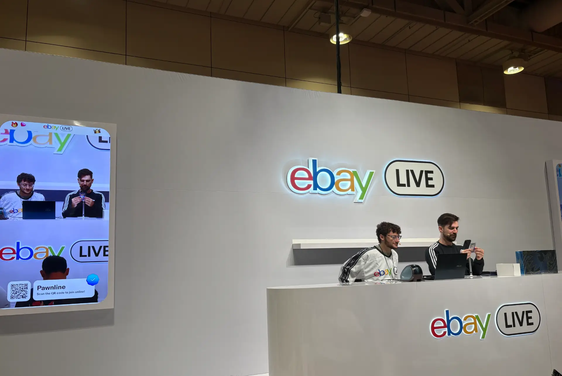 eBay Live treasure hunt challenge to find four coloured wizards at FAN EXPO Canada 2026