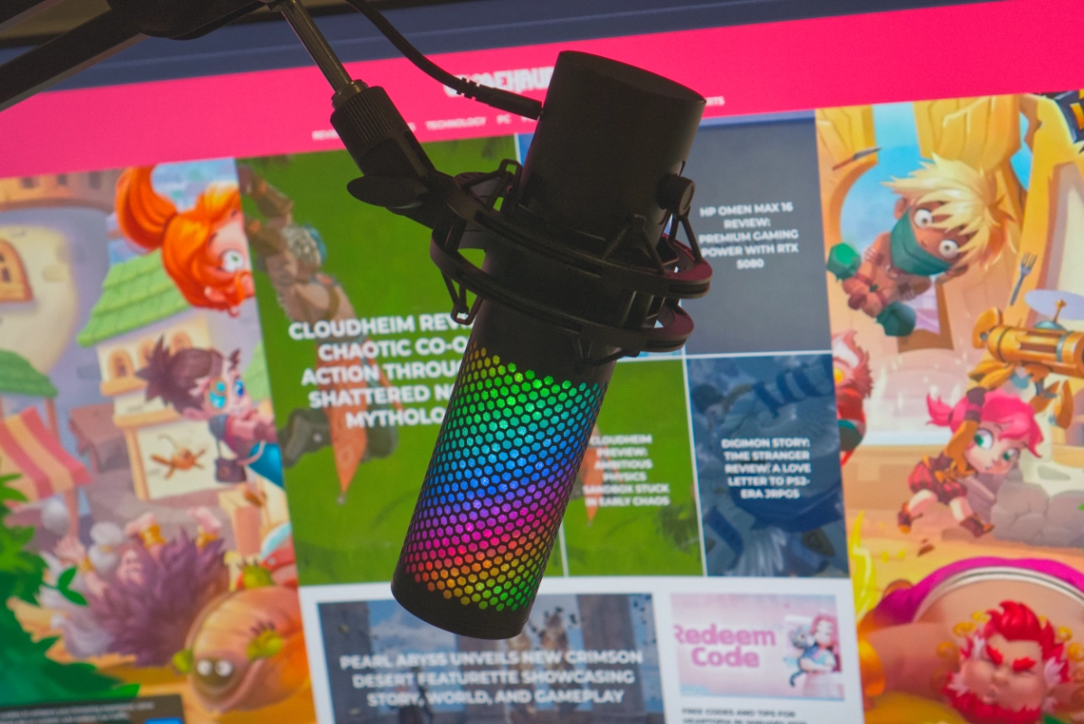 HyperX QuadCast 2 S showing customizable RGB lighting